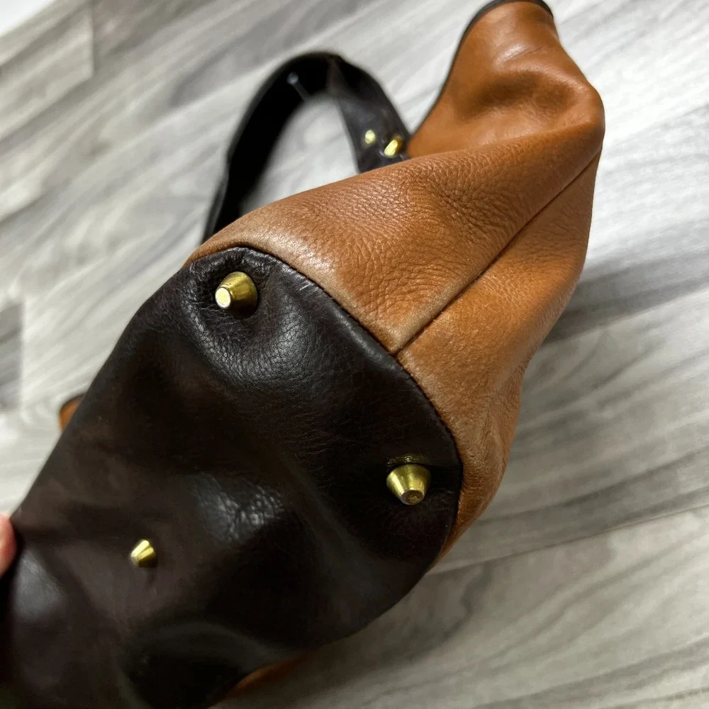 Stone Mountain‎ Leather Tote Bag Women's Brown Black Studded Detail Zip Pockets